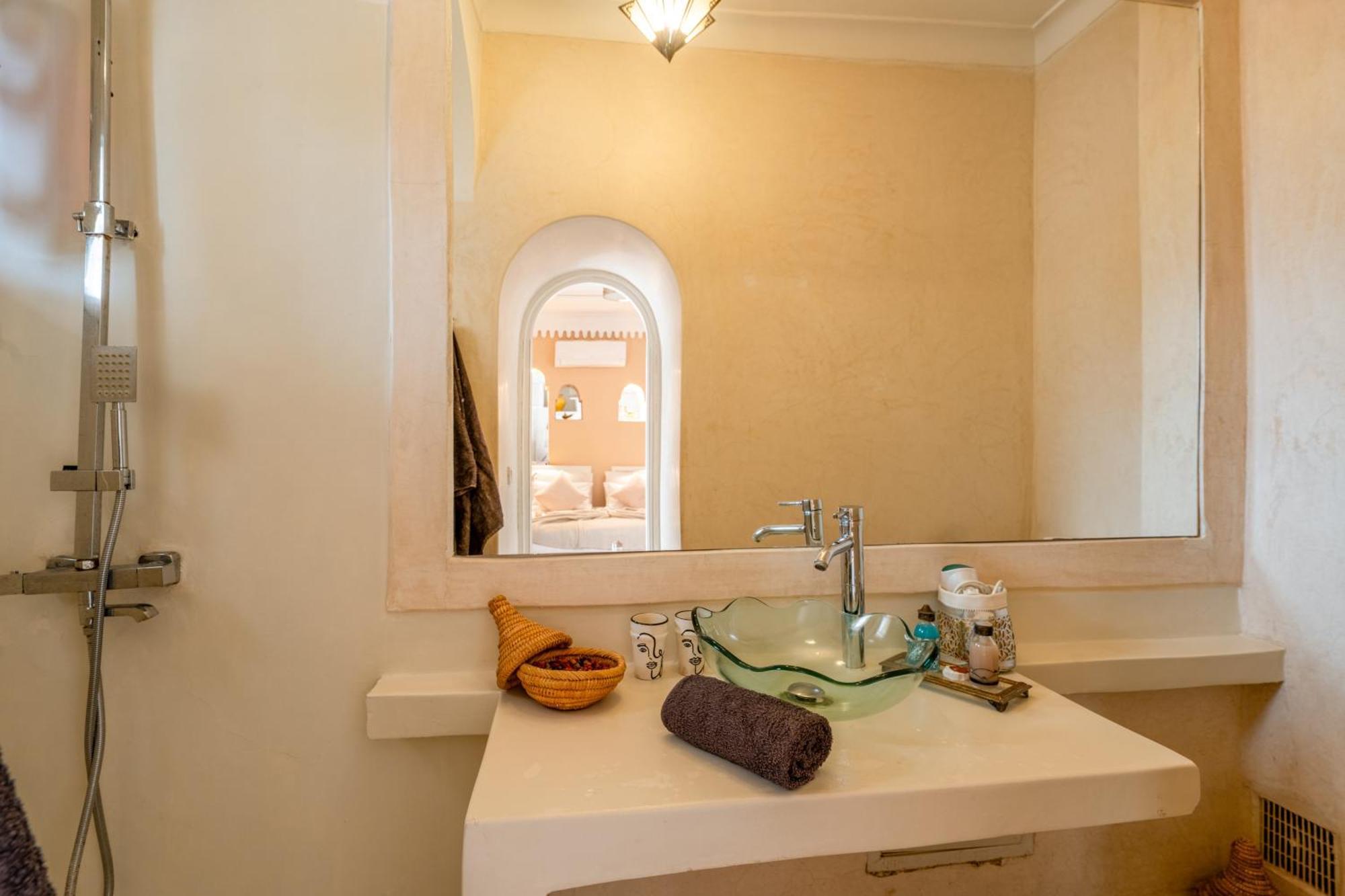 Riad Awinati Location Privatisee ,Piscine Chauffee , Beau Rooftop Marrakesh Ngoại thất bức ảnh