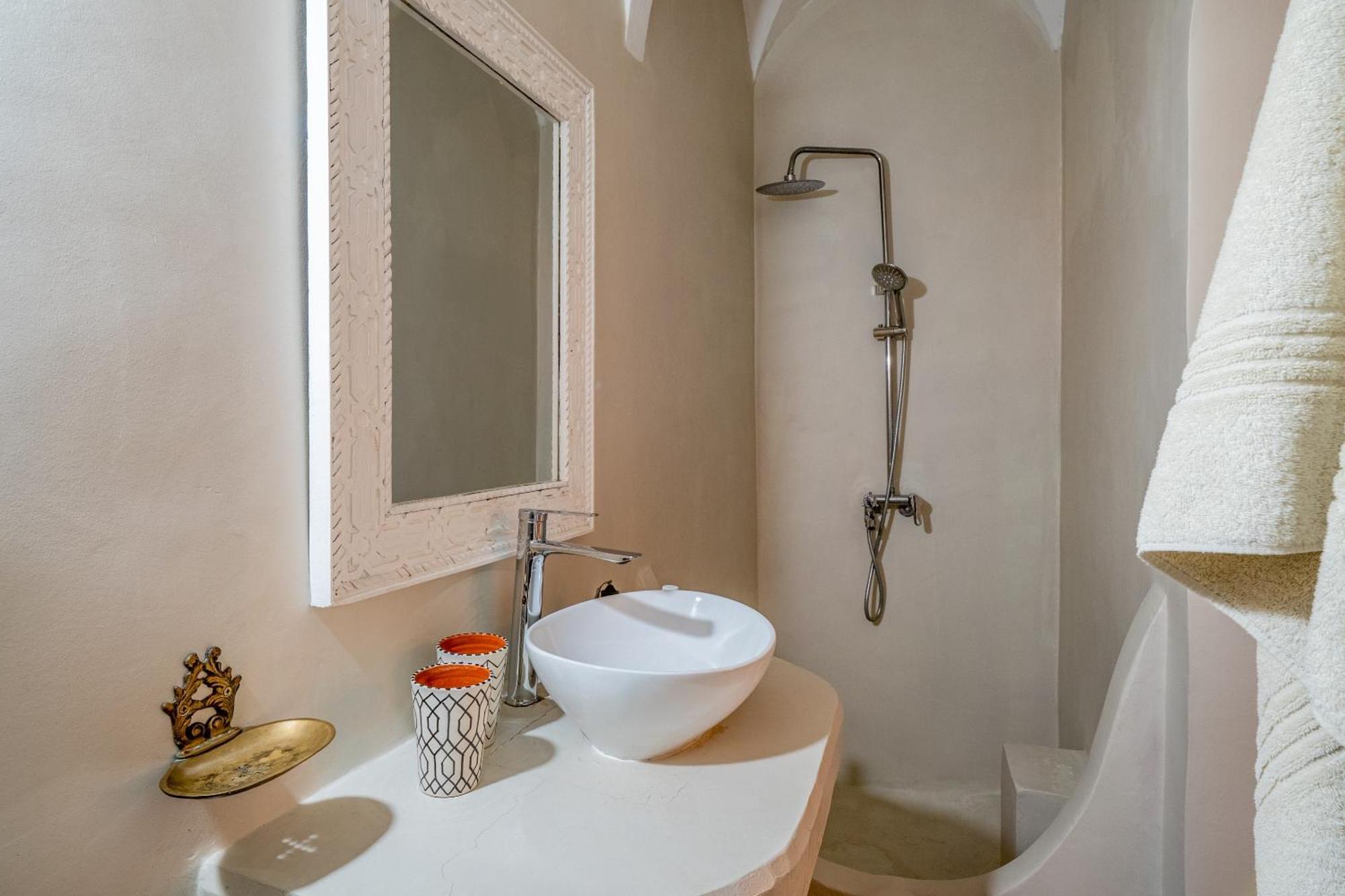 Riad Awinati Location Privatisee ,Piscine Chauffee , Beau Rooftop Marrakesh Ngoại thất bức ảnh