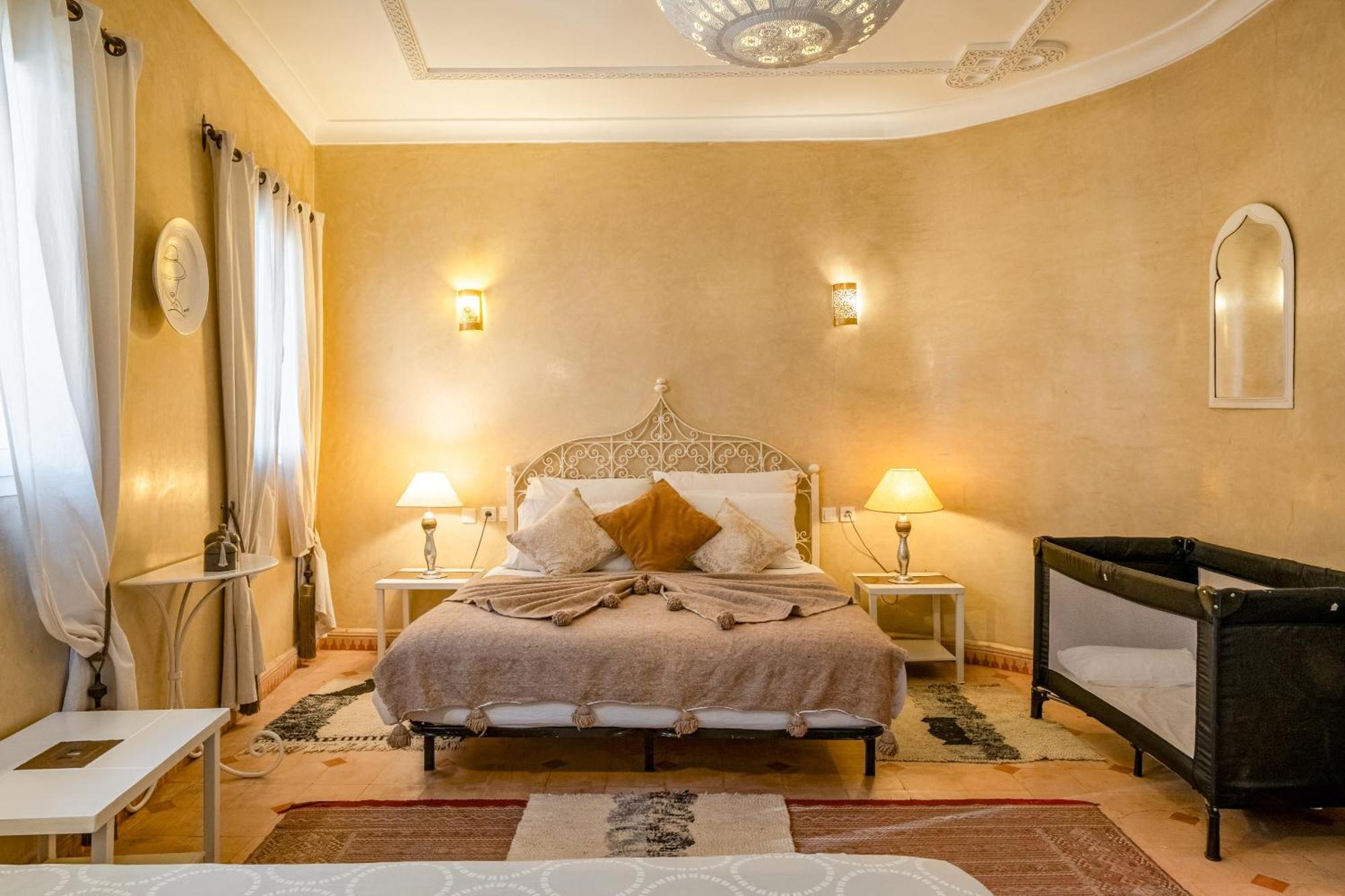 Riad Awinati Location Privatisee ,Piscine Chauffee , Beau Rooftop Marrakesh Ngoại thất bức ảnh