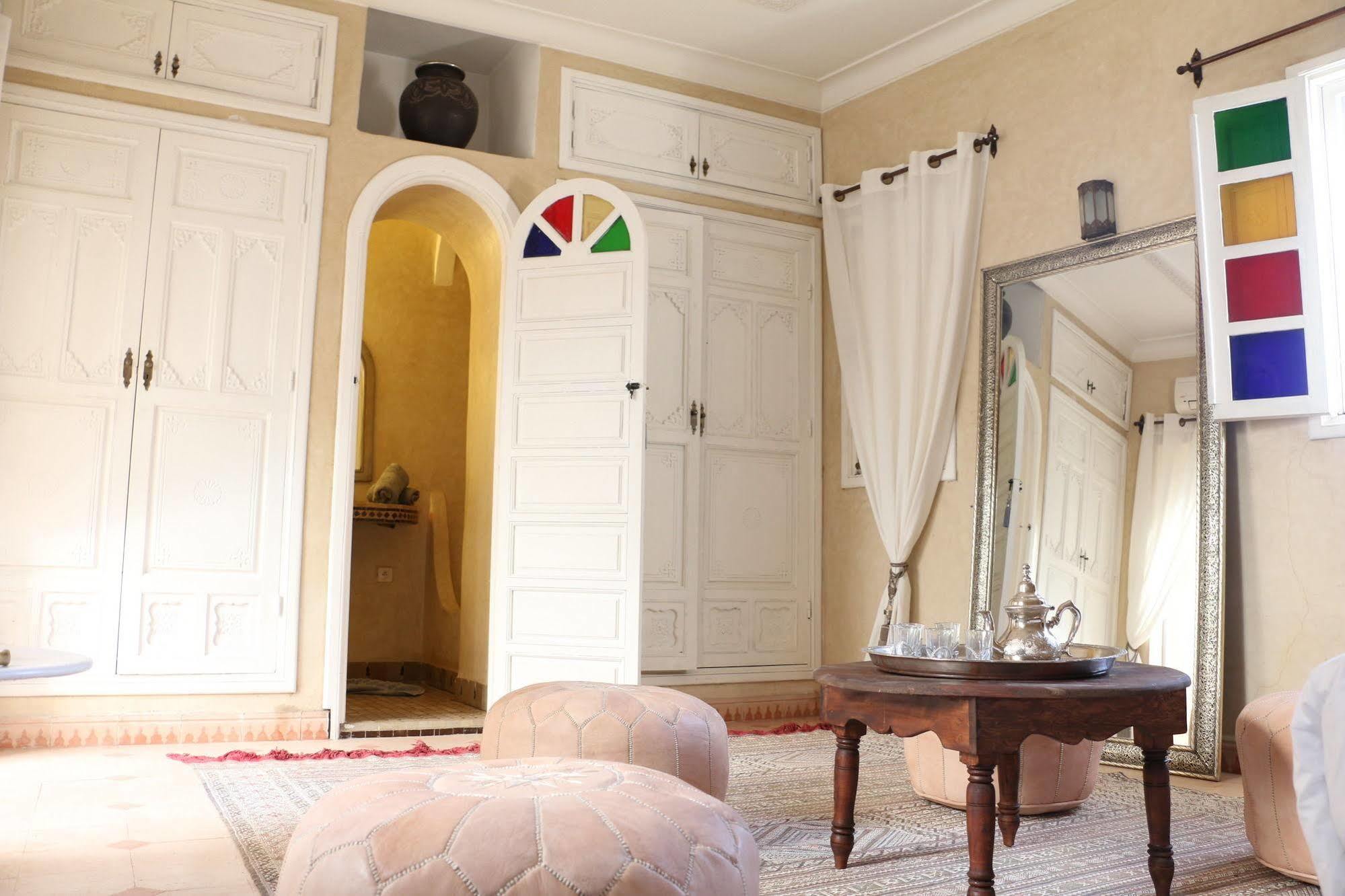 Riad Awinati Location Privatisee ,Piscine Chauffee , Beau Rooftop Marrakesh Ngoại thất bức ảnh